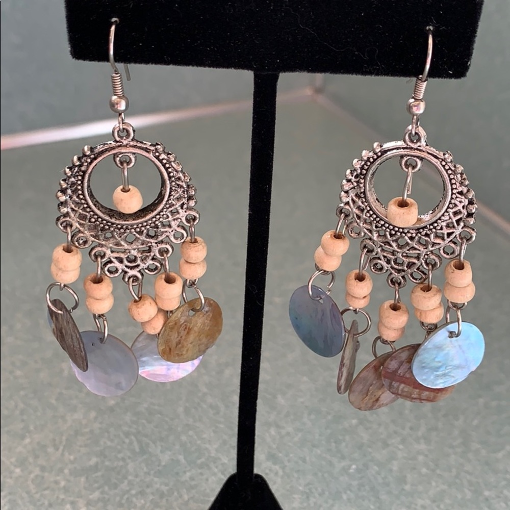 Earrings w/ shell disc dangles